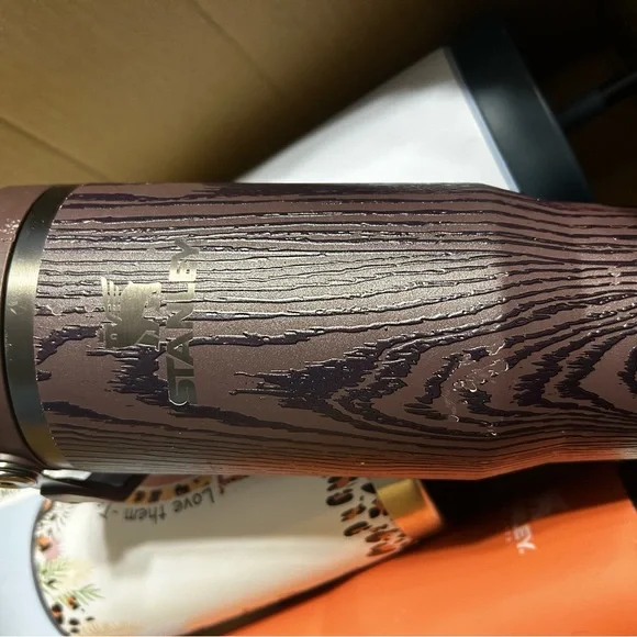 small assorted water bottle box - Picture 3 of 6